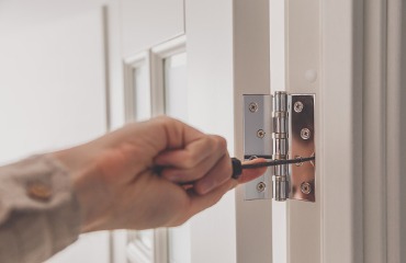 Chiavistello di sicurezza per porte e finestre in legno spesso in acciaio INOX con chiodi 1 pz/confezione